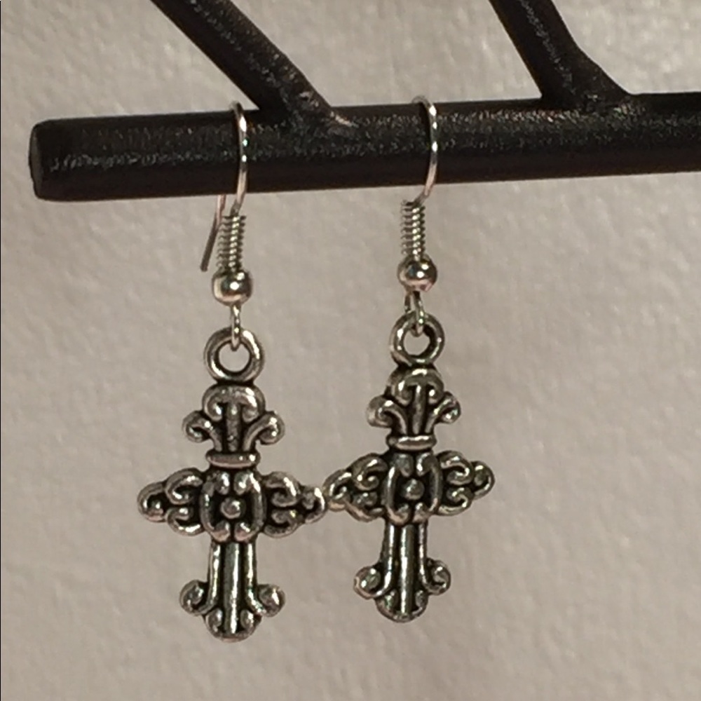 4/$15 ~ Silver cross earrings